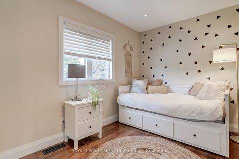 Photo 15 at 1 Chiswick Avenue, Amesbury, Toronto