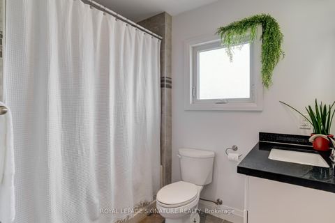 Photo 17 at 1 Chiswick Avenue, Amesbury, Toronto