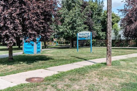 Photo 40 at 1 Chiswick Avenue, Amesbury, Toronto