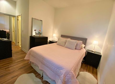 Photo 14 at 1402 - 5101 Dundas Street W, City Centre West, Toronto