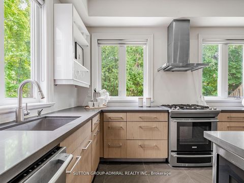 Photo 21 at 11 Frontenac Avenue, Nortown, Toronto