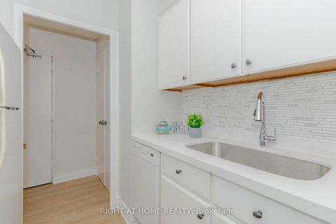 Photo 11 at 707 - 3311 Kingston Road, Scarborough Village, Toronto