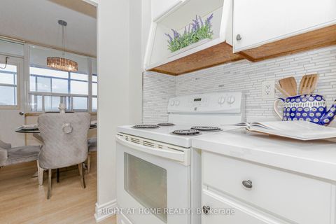 Photo 12 at 707 - 3311 Kingston Road, Scarborough Village, Toronto