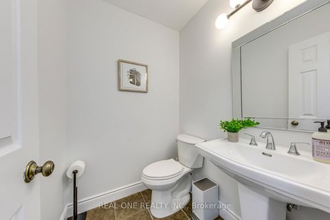 Photo 17 at 2075 Banbury Crescent, RO River Oaks, Oakville