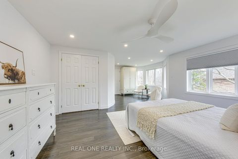 Photo 22 at 2075 Banbury Crescent, RO River Oaks, Oakville