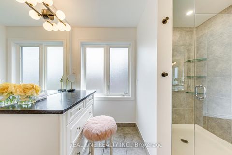 Photo 26 at 2075 Banbury Crescent, RO River Oaks, Oakville