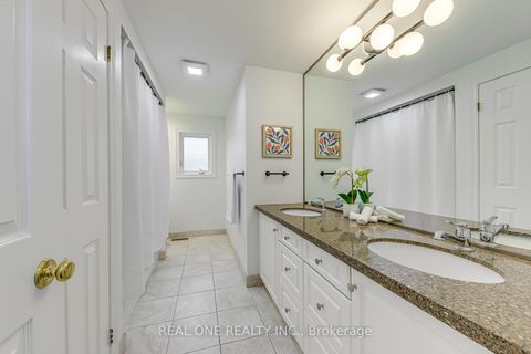 Photo 33 at 2075 Banbury Crescent, RO River Oaks, Oakville