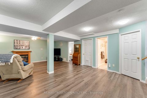 Photo 22 at 36 Leslie Avenue, Holly, Barrie