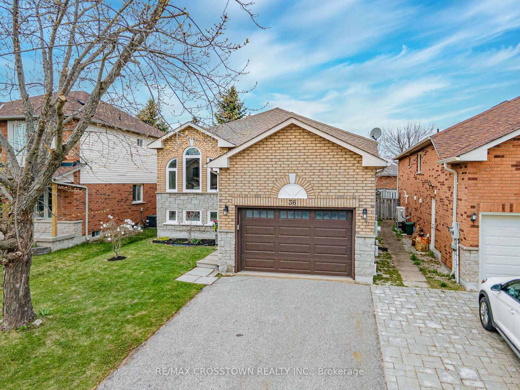 36 Leslie Avenue, Holly, Barrie photo 4 36 Leslie Avenue, Holly, Barrie photo 4