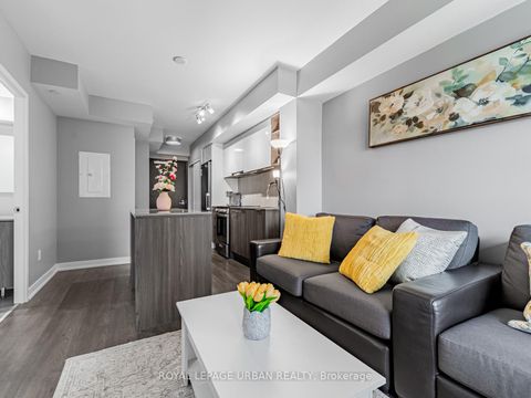 Photo 10 at 541 - 31 Tippett Road, Clanton Park, Toronto