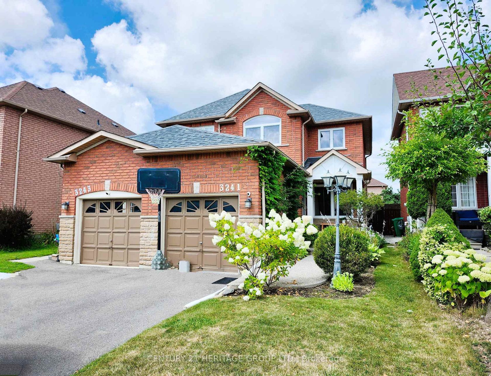 3241 Apricot Street, Lisgar, Mississauga by Loree Meneguzzi Real Estate 3241 Apricot Street, Lisgar, Mississauga