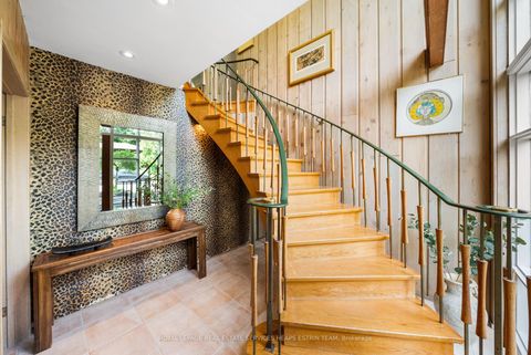 Photo 2 at 9 Audubon Court, Westgate, Toronto