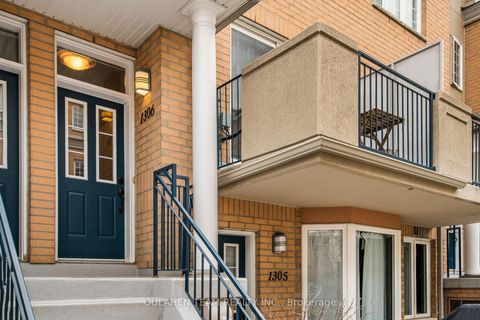 Photo 2 at 1306 - 28 Sommerset Way, Willowdale East, Toronto