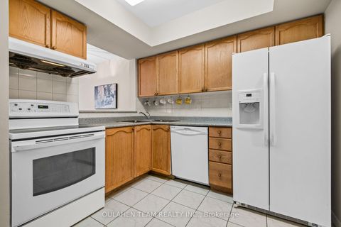 Photo 13 at 1306 - 28 Sommerset Way, Willowdale East, Toronto