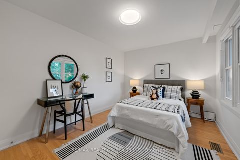 Photo 23 at 11 Artreeva Drive, Bathurst Manor, Toronto
