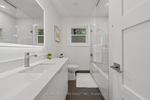 Photo 27 at 11 Artreeva Drive, Bathurst Manor, Toronto
