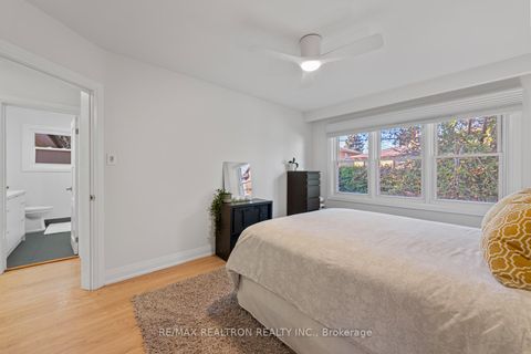 Photo 31 at 11 Artreeva Drive, Bathurst Manor, Toronto
