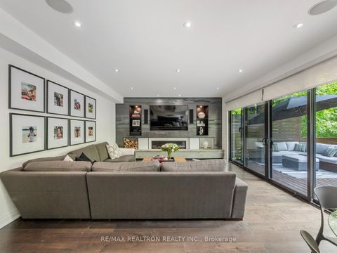 Photo 11 at 41 Invermay Avenue, Clanton Park, Toronto