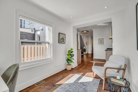 Photo 12 at 963 Lansdowne Avenue, Junction, Toronto