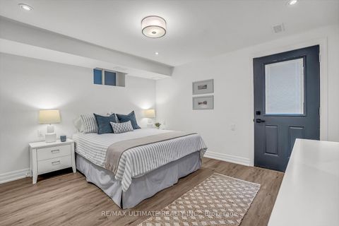 Photo 17 at 963 Lansdowne Avenue, Junction, Toronto