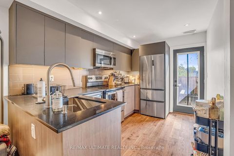 Photo 31 at 963 Lansdowne Avenue, Junction, Toronto