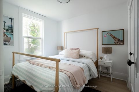 Photo 15 at 674 Milverton Boulevard, Danforth, Toronto