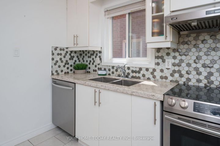 Photo 2 at 18 Alabaster Drive, Brampton North, Brampton