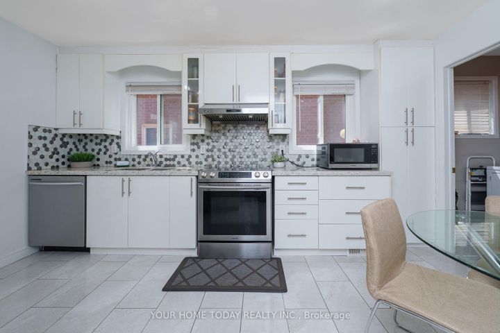 Photo 3 at 18 Alabaster Drive, Brampton North, Brampton