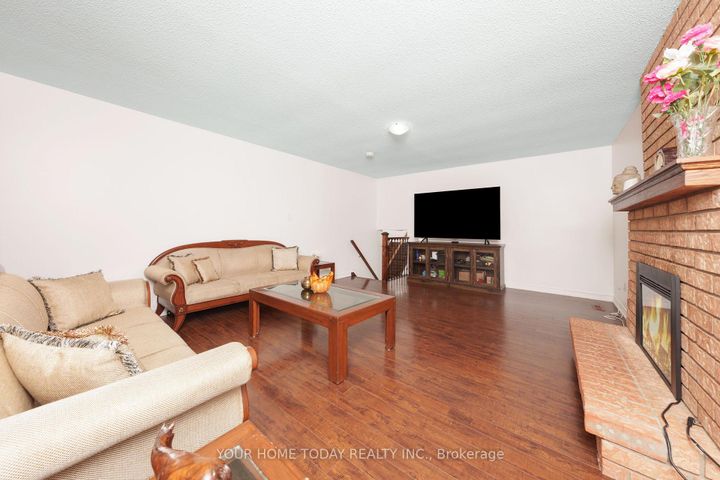 Photo 10 at 18 Alabaster Drive, Brampton North, Brampton
