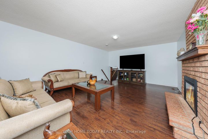 Photo 11 at 18 Alabaster Drive, Brampton North, Brampton