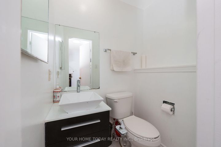 Photo 15 at 18 Alabaster Drive, Brampton North, Brampton