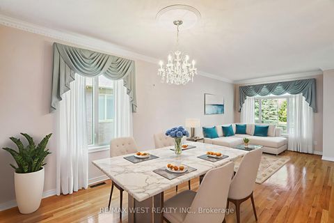 Photo 1 at 42 Windrose Court, East Woodbridge, Vaughan