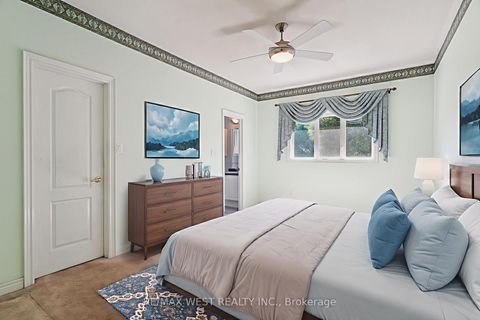 Photo 4 at 42 Windrose Court, East Woodbridge, Vaughan