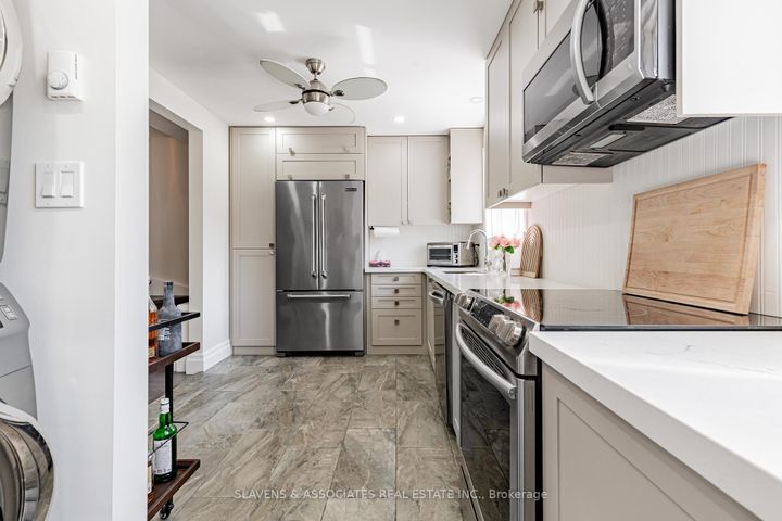 Photo 12 at 54 - 141 Clark Avenue, Thornhill, Markham
