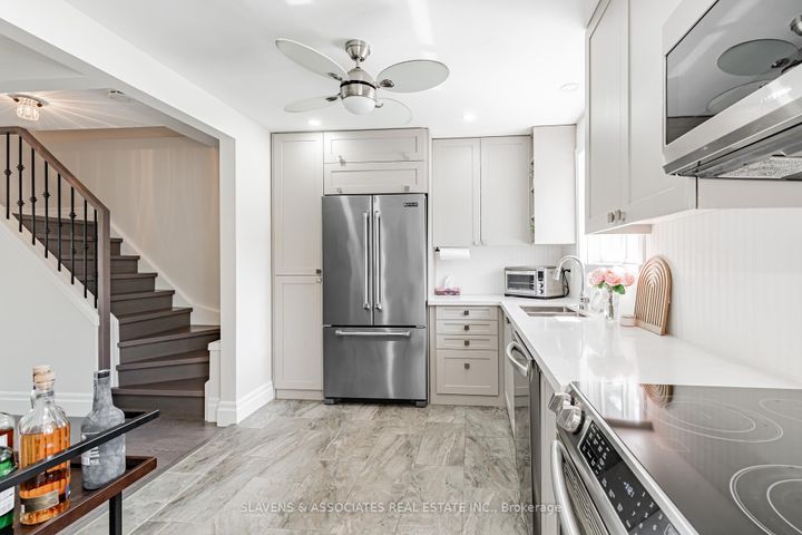 Photo 13 at 54 - 141 Clark Avenue, Thornhill, Markham