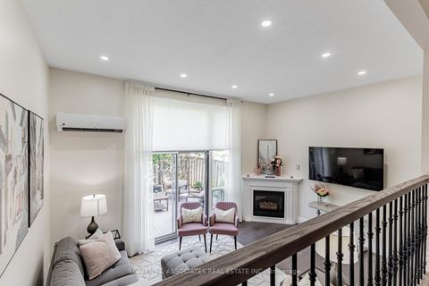 Photo 15 at 54 - 141 Clark Avenue, Thornhill, Markham