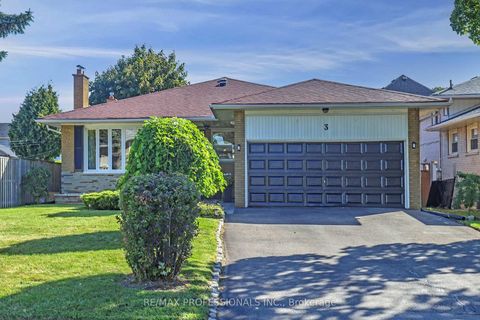 Photo 2 at 3 Hartsdale Drive, Richview, Toronto