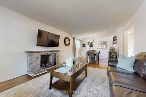Photo 6 at 3 Hartsdale Drive, Richview, Toronto