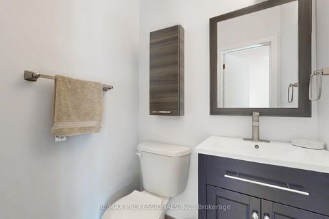 Photo 18 at 3 Hartsdale Drive, Richview, Toronto