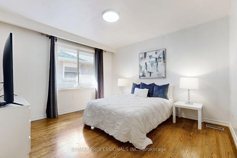 Photo 19 at 3 Hartsdale Drive, Richview, Toronto