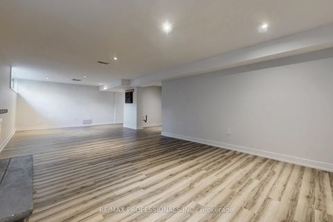 Photo 29 at 3 Hartsdale Drive, Richview, Toronto