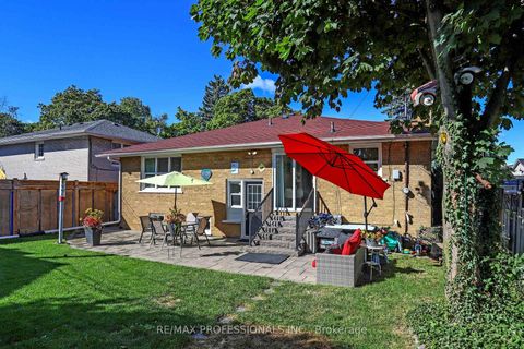 Photo 35 at 3 Hartsdale Drive, Richview, Toronto