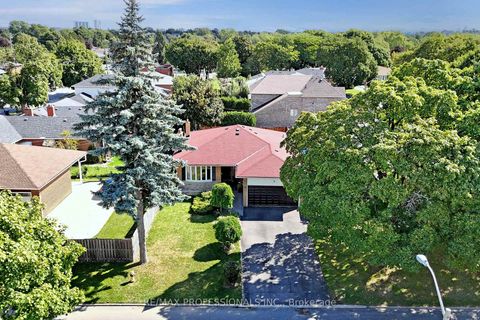 Photo 39 at 3 Hartsdale Drive, Richview, Toronto
