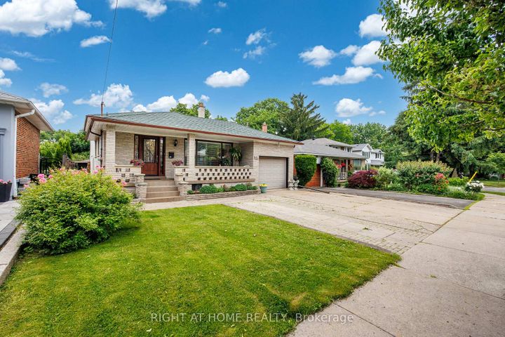 Photo 2 at 30 Hawthorne Road, The Westway, Toronto