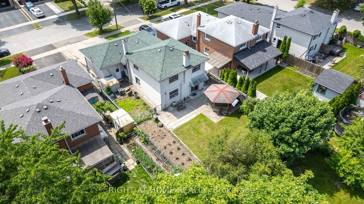 Photo 4 at 30 Hawthorne Road, The Westway, Toronto