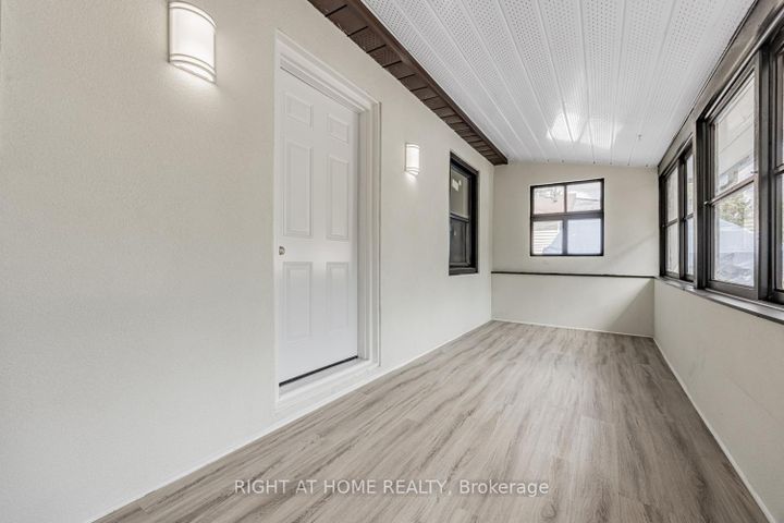 Photo 22 at 225 Essex Avenue E, Harding, Richmond Hill