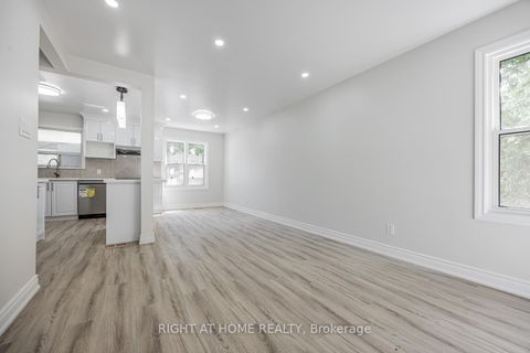 Photo 2 at 225 Essex Avenue E, Harding, Richmond Hill