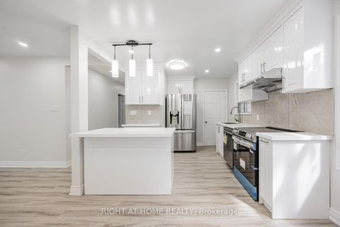 Photo 12 at 225 Essex Avenue E, Harding, Richmond Hill