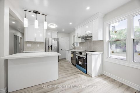 Photo 13 at 225 Essex Avenue E, Harding, Richmond Hill