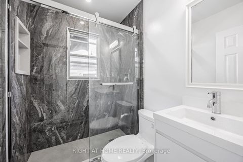 Photo 18 at 225 Essex Avenue E, Harding, Richmond Hill